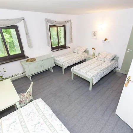 Alloggio per agriturismo Dwor