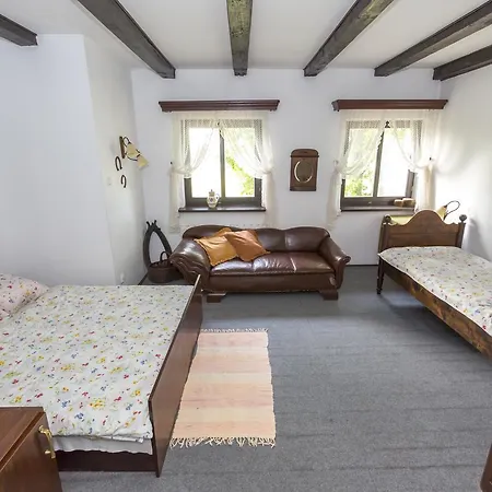 Alloggio per agriturismo Dwor