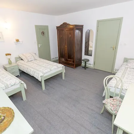 Dwor Alloggio per agriturismo *