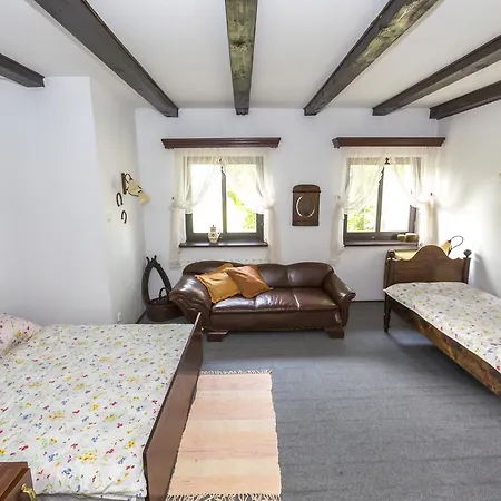 Alloggio per agriturismo Dwor Szwalk