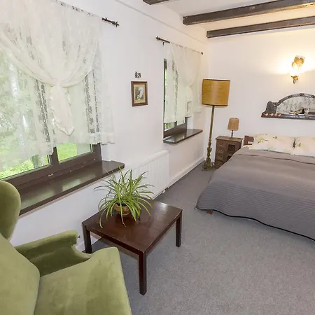 Dwor Alloggio per agriturismo Szwalk